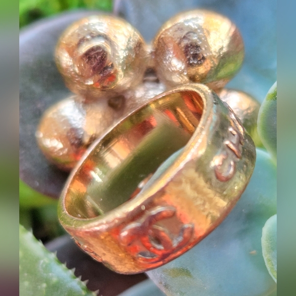 CHANEL y2k HTF Camelia Gold Gaudy Huge Chunky Rhinestone Flower Cocktail Ring 6 - Picture 5 of 15